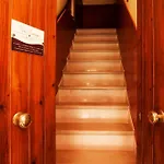 Vinslounge B&B 바를레타