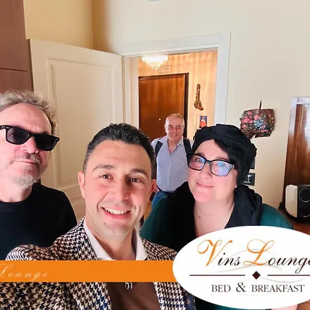 Vinslounge Nocleg ze śniadaniem 4*