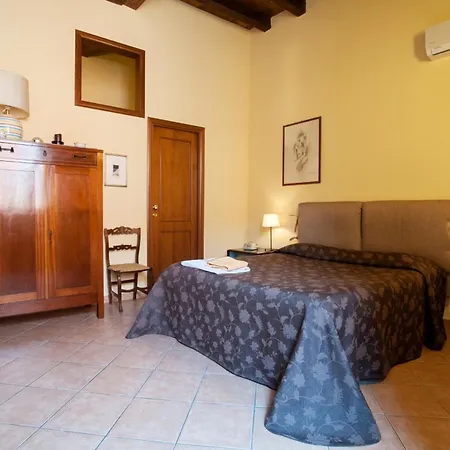 Vinslounge Bed & Breakfast 4*