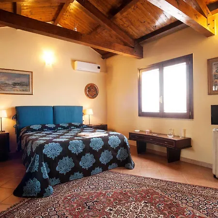 Vinslounge Bed & Breakfast 4*